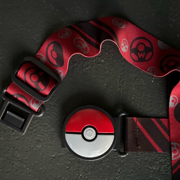 POKEMON Clip- N- Go Pokeball Adjustable Red/Black Unisex Toy Collector Belt - Picture 3 of 7